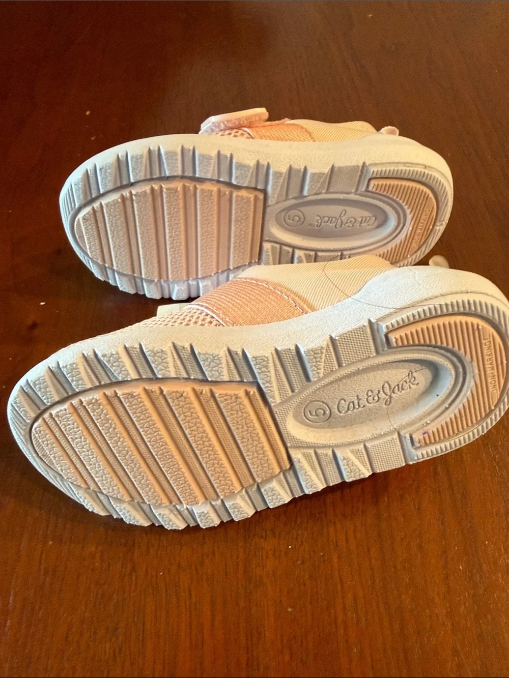 [NWT 💯] Cat & Jack Austen Peach Mesh Slip-On Water Sneakers with Hook Strap
